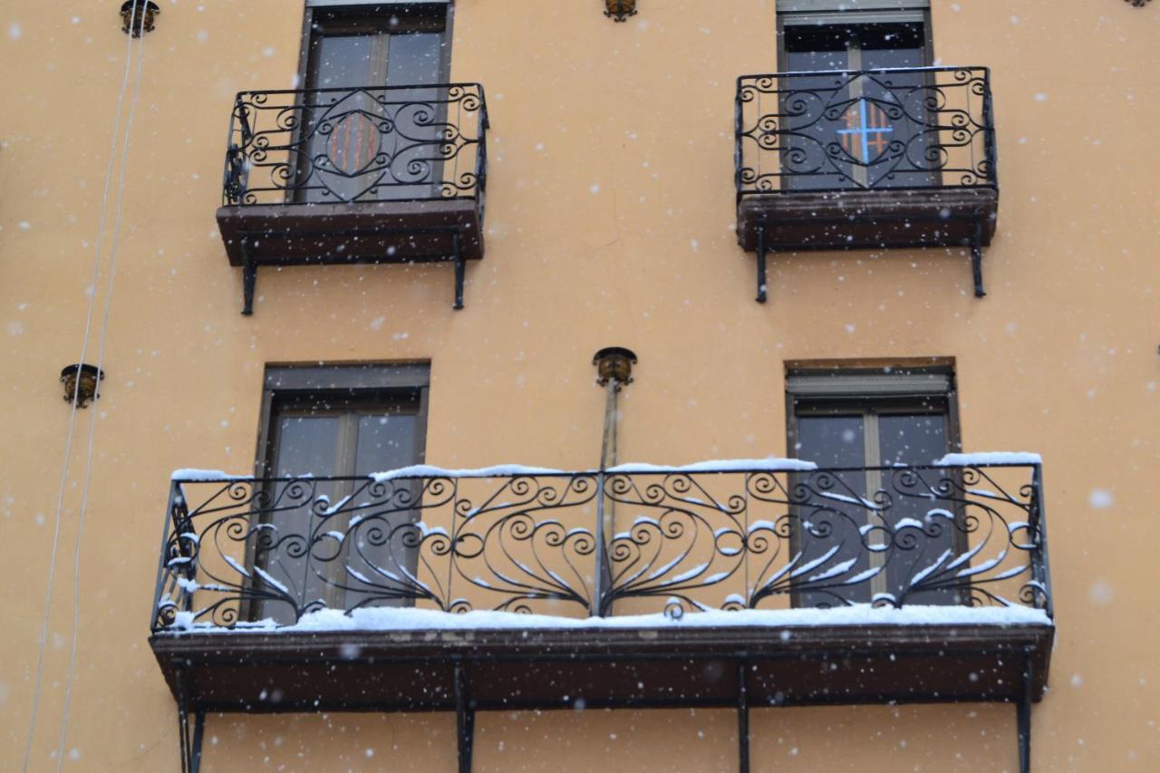 Hotel Bellavista Bellver De Cerdanya Buitenkant foto