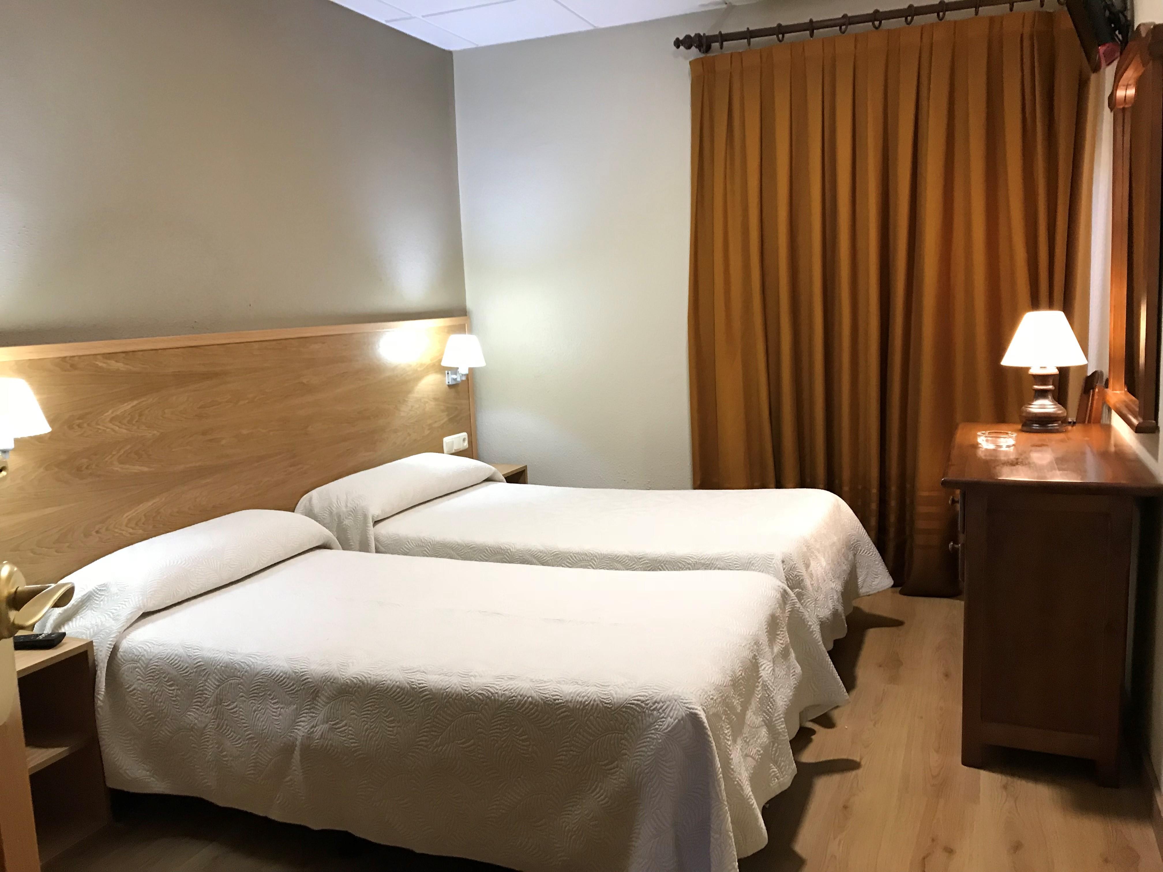 Hotel Bellavista Bellver De Cerdanya Buitenkant foto