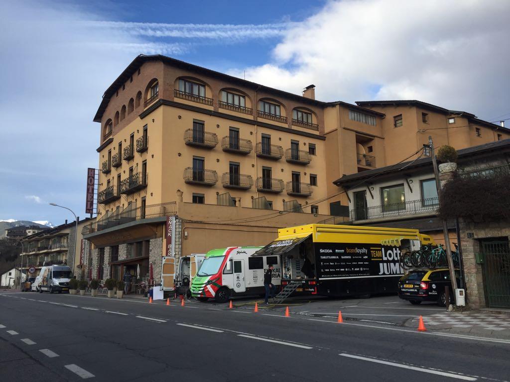 Hotel Bellavista Bellver De Cerdanya Buitenkant foto