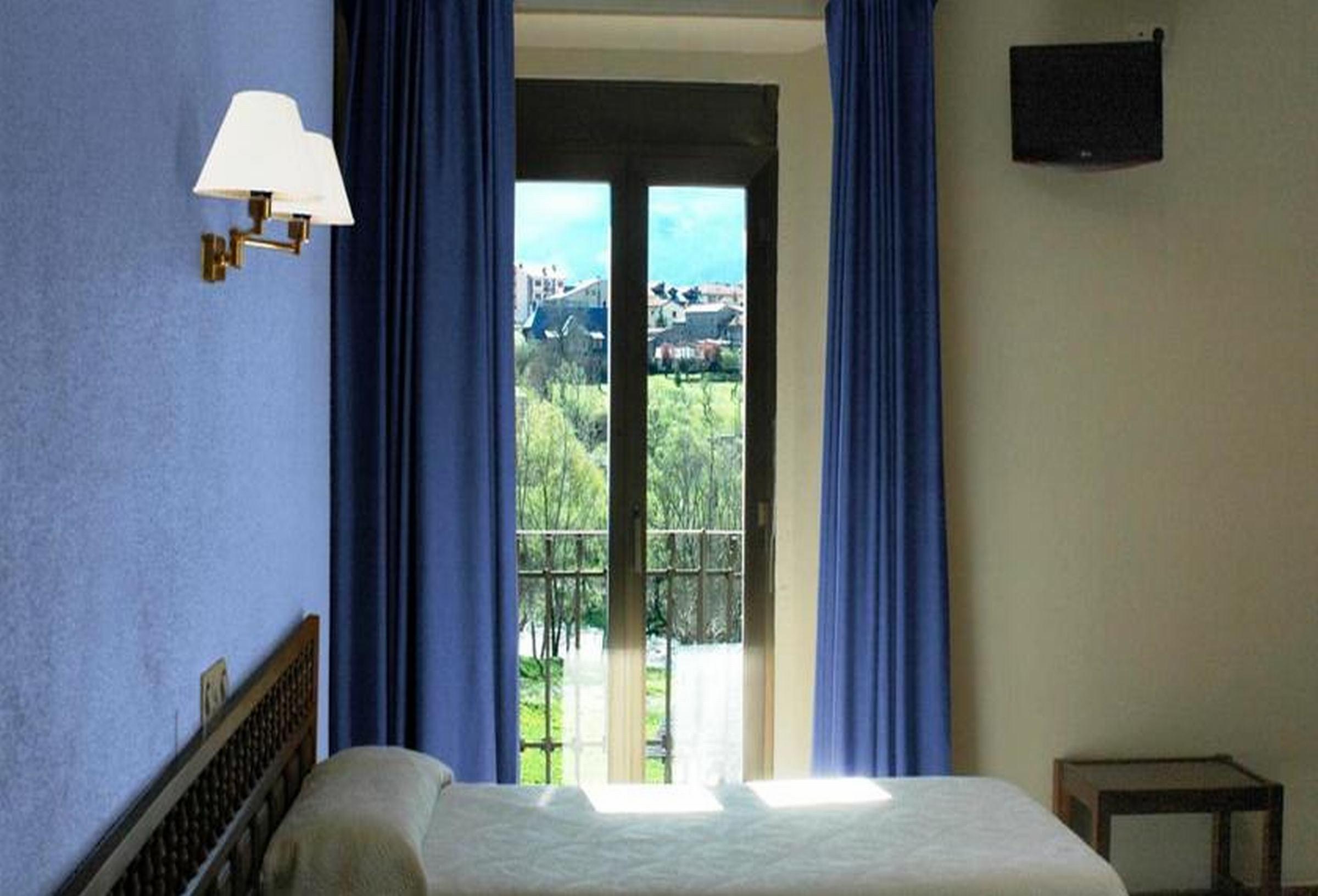 Hotel Bellavista Bellver De Cerdanya Buitenkant foto