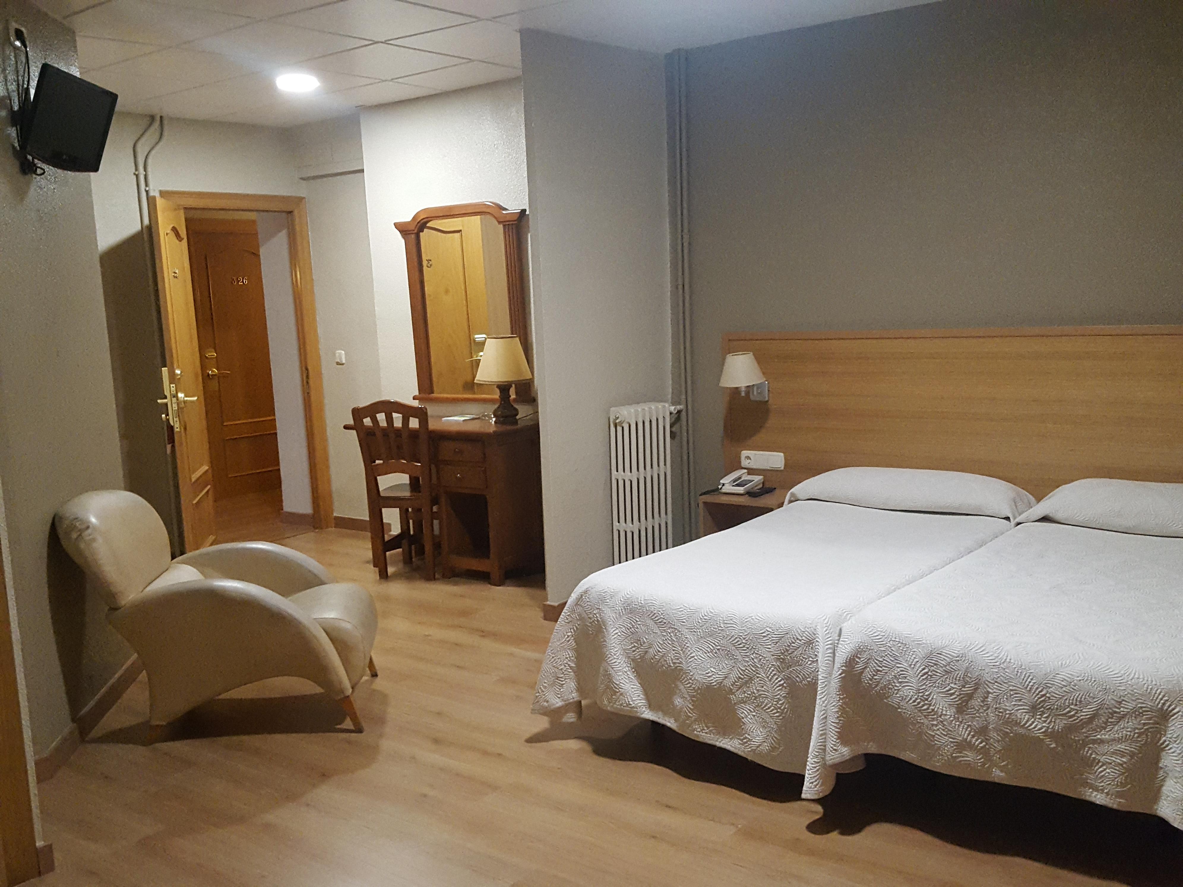 Hotel Bellavista Bellver De Cerdanya Buitenkant foto