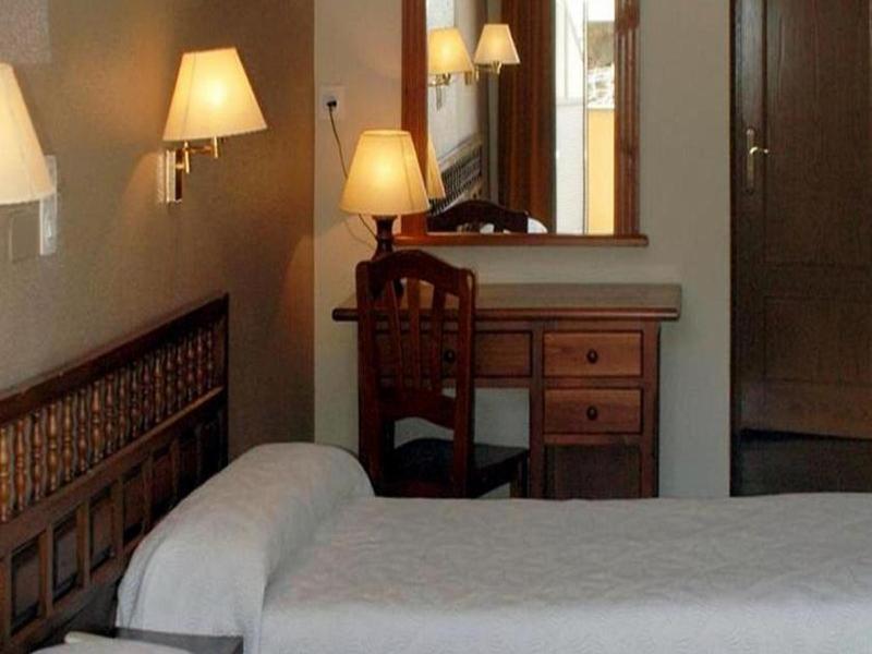 Hotel Bellavista Bellver De Cerdanya Buitenkant foto